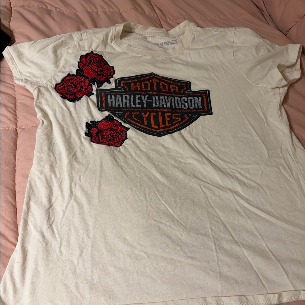 Harley-Davidson White Tee with Red Rose Patches